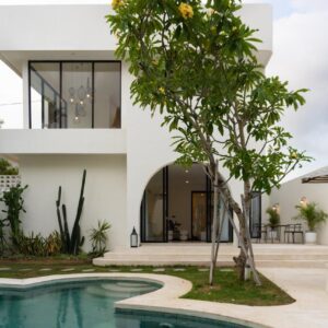 Pererenan Beach Villa For Rent – Modern Mediterranean Collage Style