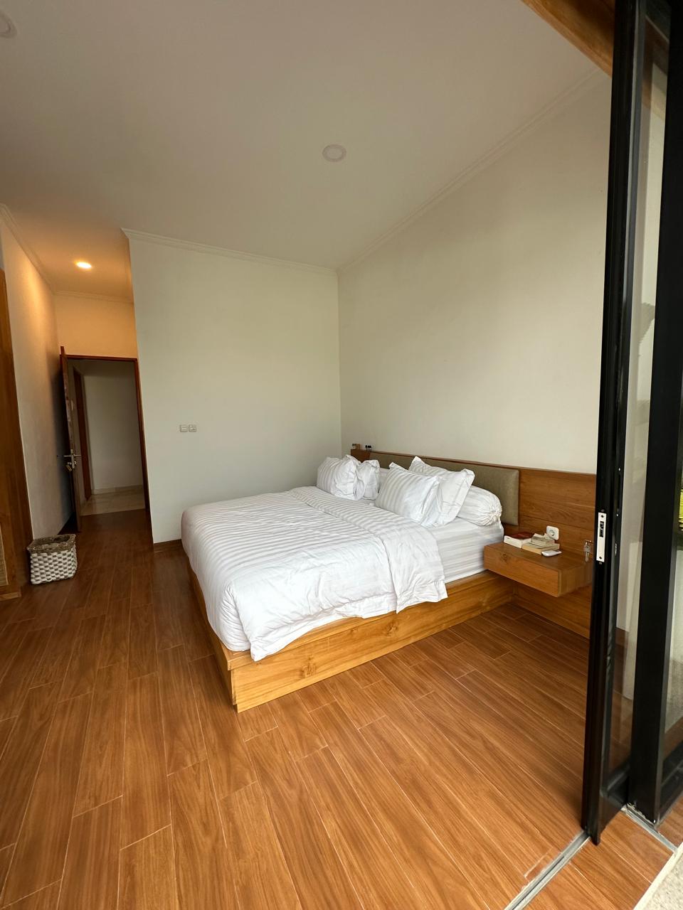 STYLISH MODERN VILLA IN TUMBAK BAYUH - Image 3