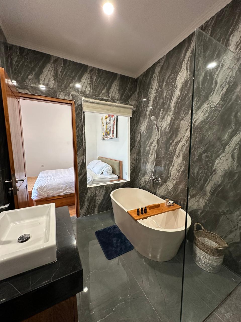 STYLISH MODERN VILLA IN TUMBAK BAYUH - Image 10